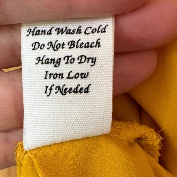 MINE shirred cap sleeve scoop neck mustard blouse size large - Picture 10 of 14